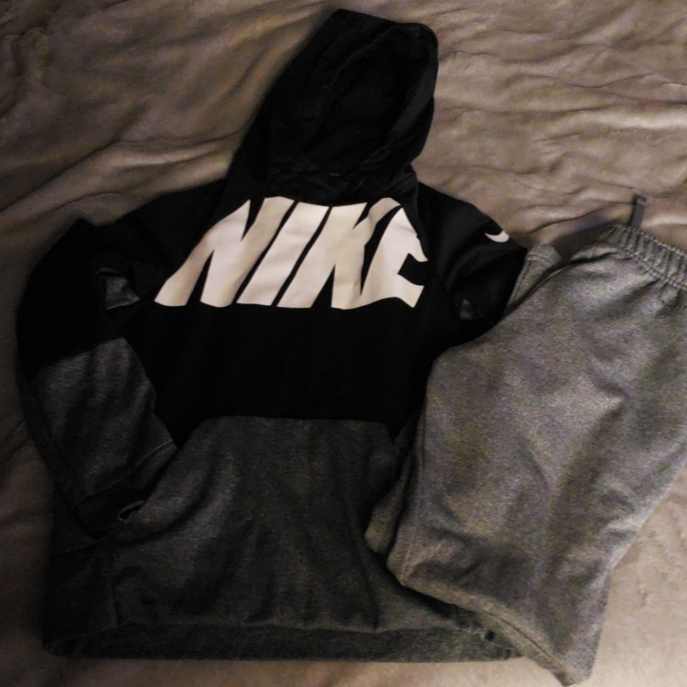 Nike Sweatsuit